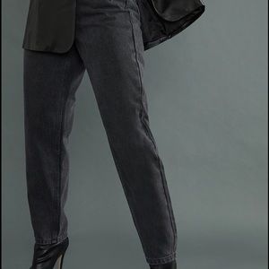 PRETTY LITTLE THING light black wash mom jeans. US size 6. ONLY WORN 1 TIME!